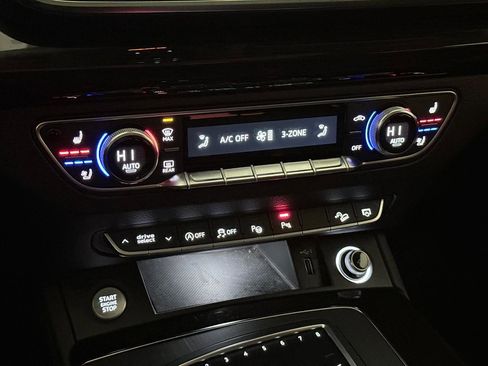 Used 2019 Audi Q5 Prestige w/ Prestige Package image 36