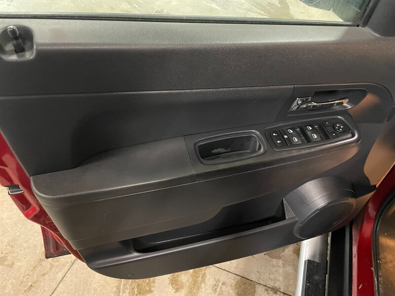 Used 2010 Jeep Liberty Sport w/ North Edition Group AWD/4WD image 18