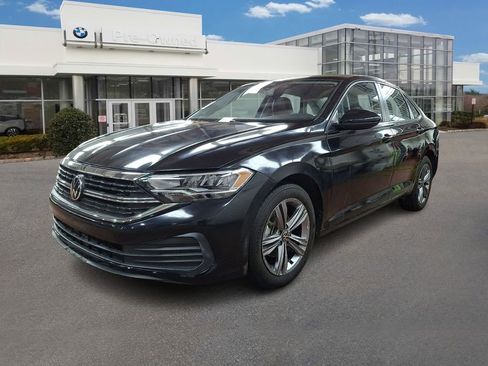 Used 2024 Volkswagen Jetta SE image 1