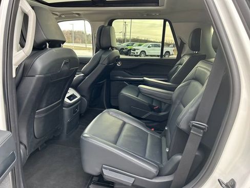 Used 2025 Lincoln Navigator Reserve image 42