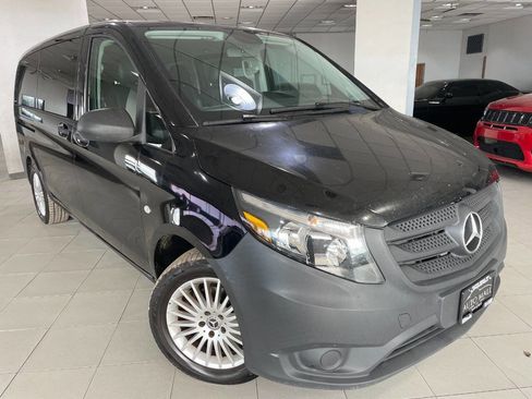 Used 2018 Mercedes-Benz Metris Passenger image 1