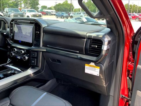 Used 2025 Ford F150 Platinum image 33