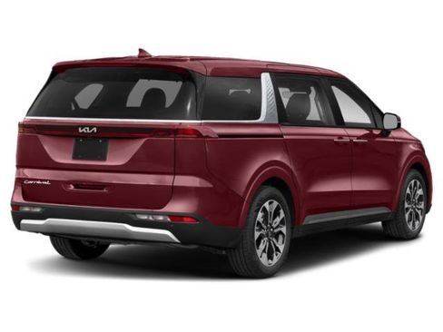 Used 2024 Kia Carnival EX FWD image 3