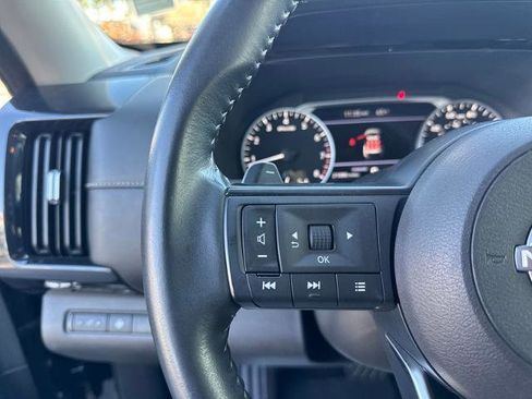 Certified 2024 Nissan Pathfinder SV image 14