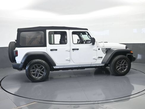 Used 2024 Jeep Wrangler Unlimited Sport AWD/4WD image 7