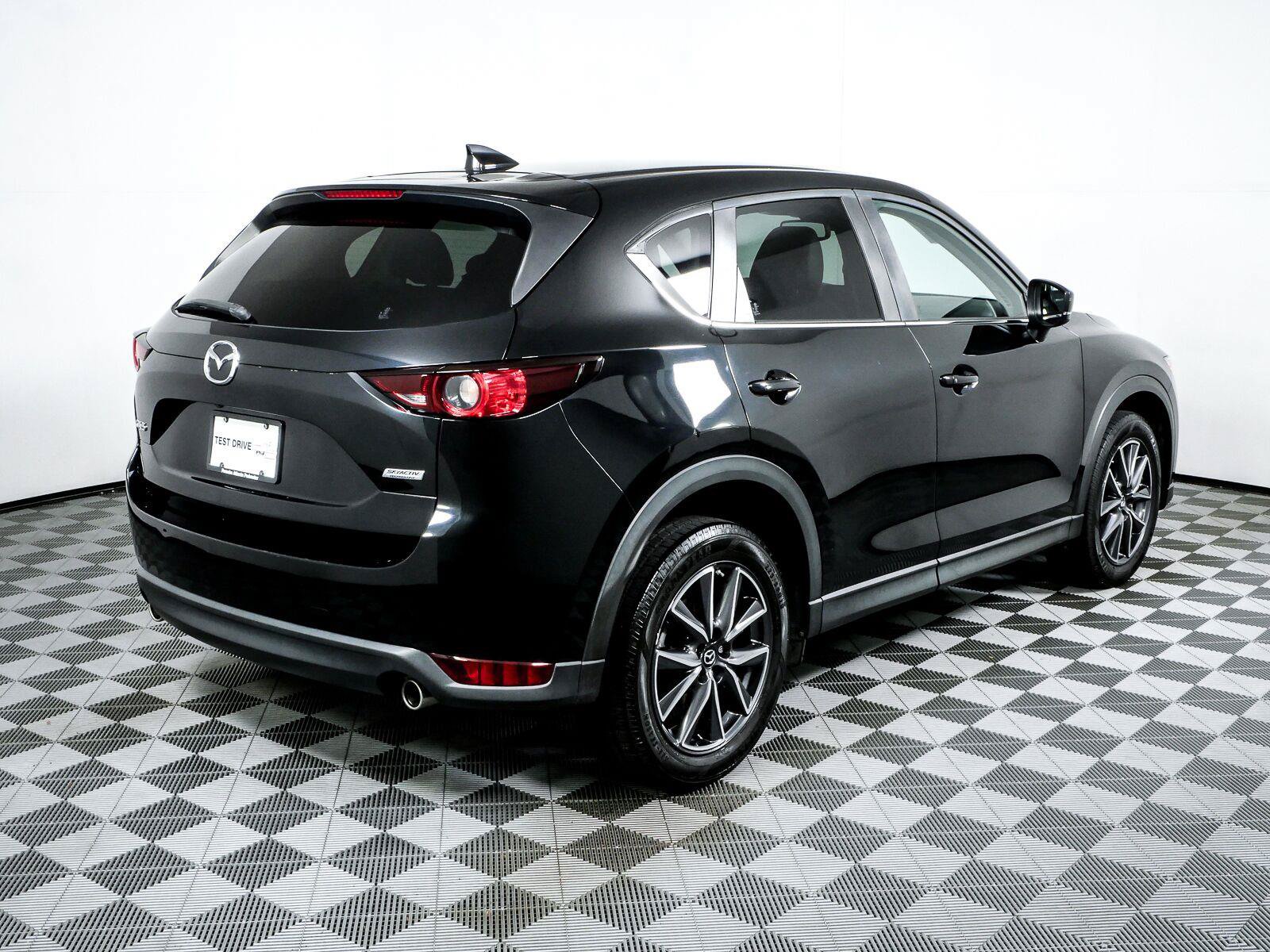 Used 2018 MAZDA CX-5 Touring w/ Preferred Equipment Package FWD image 29