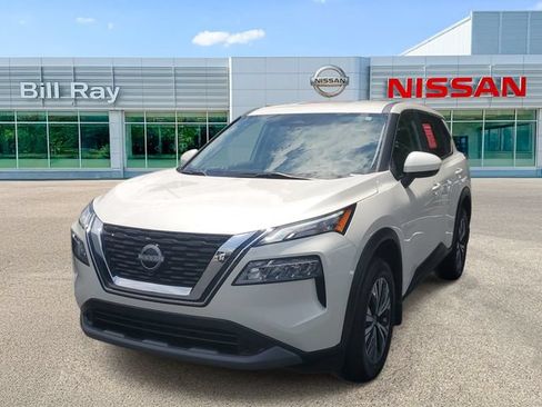 Used 2023 Nissan Rogue SV FWD image 2