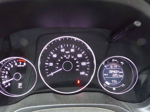 Used 2018 Honda HR-V LX image 38