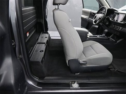 Used 2022 Toyota Tacoma SR image 37