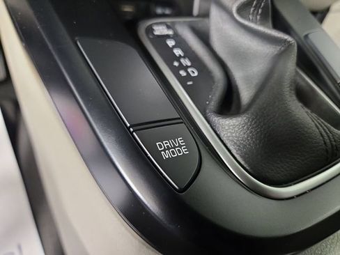 Certified 2025 Kia Soul LX w/ LX Technology Package FWD image 24