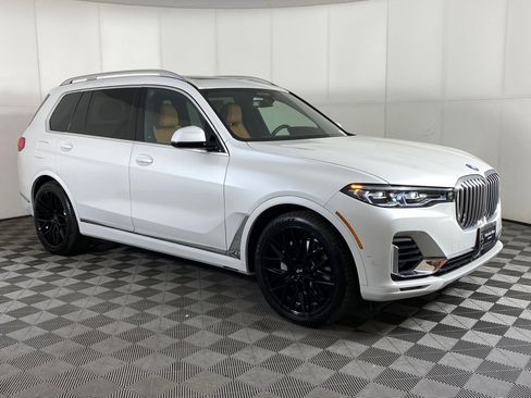 Used 2022 BMW X7 xDrive40i w/ Premium Package image 6