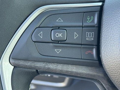 New 2025 Jeep Grand Cherokee Limited image 16