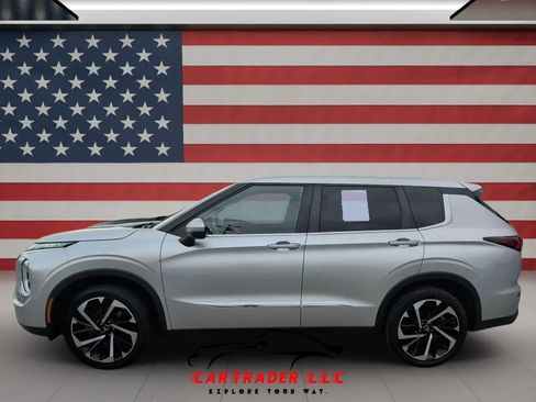 Used 2022 Mitsubishi Outlander ES FWD image 2
