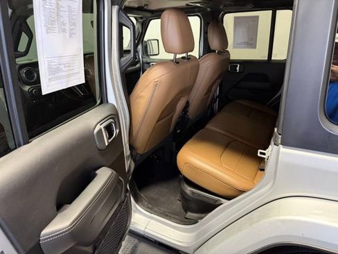 Used 2023 Jeep Wrangler Unlimited Sahara w/ Cold Weather Group image 15