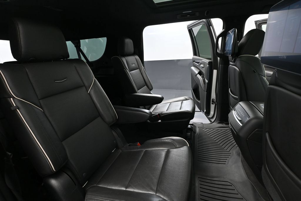 Used 2021 Cadillac Escalade ESV Sport w/ Heavy-Duty Trailer Package AWD/4WD image 45