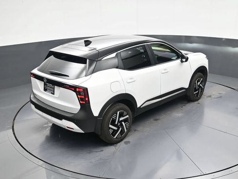 Certified 2025 Nissan Kicks SV FWD image 33