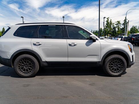 Used 2022 Kia Telluride SX w/ SX Prestige Package AWD/4WD image 9