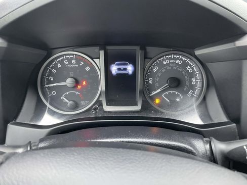 Used 2023 Toyota Tacoma TRD Sport image 31