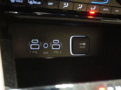 Used 2023 Jeep Grand Cherokee L Limited image 31