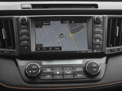 Used 2017 Toyota RAV4 SE image 11