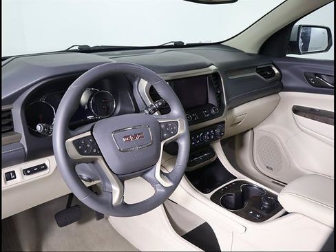 Used 2023 GMC Acadia Denali FWD image 6