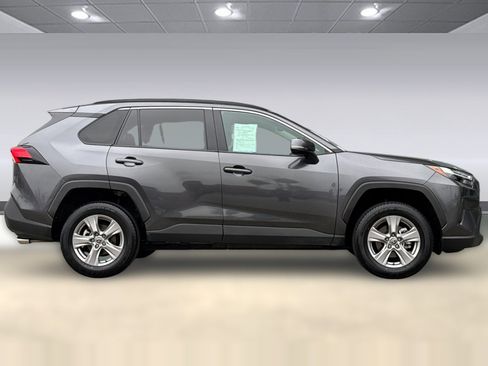 Used 2025 Toyota RAV4 XLE image 2