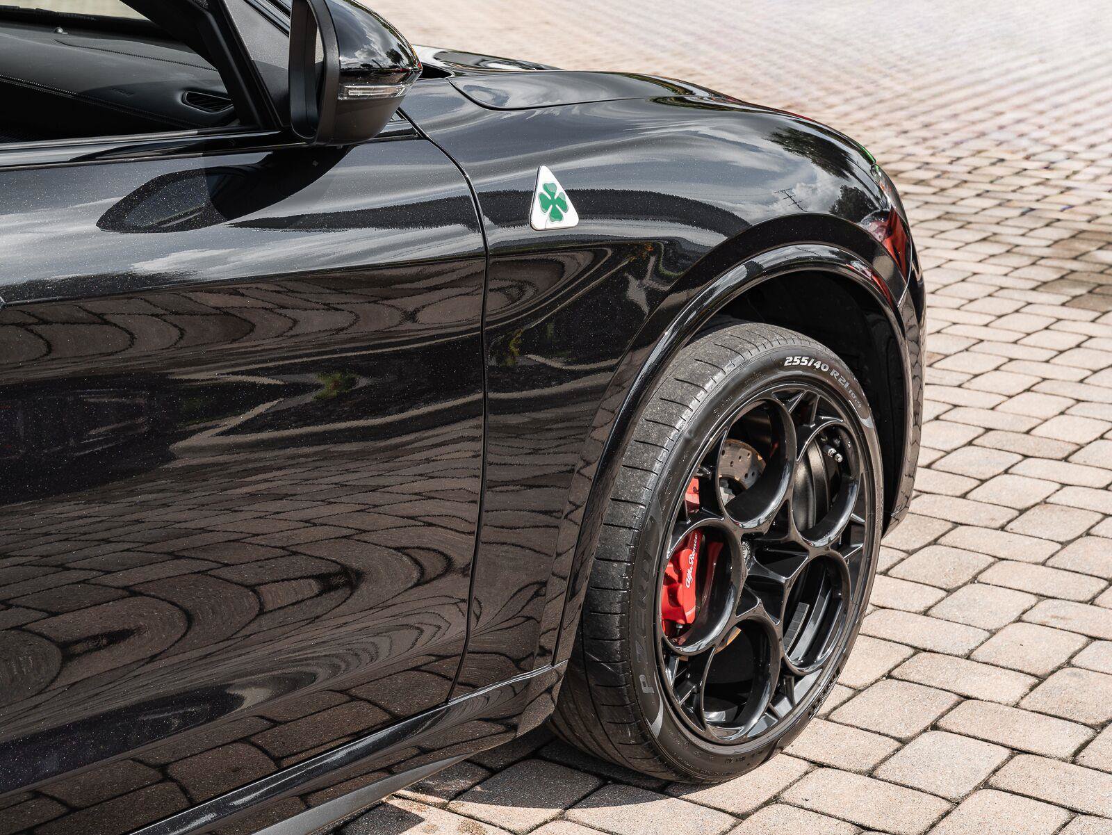 Used 2022 Alfa Romeo Stelvio Quadrifoglio w/ Active Assist Plus Package AWD/4WD image 13