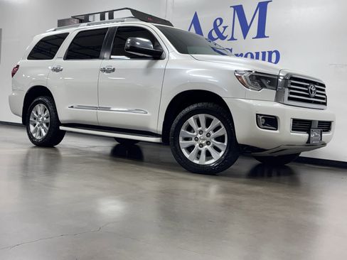 Used 2018 Toyota Sequoia Platinum AWD/4WD image 2