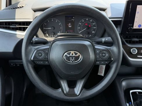 Used 2025 Toyota Corolla LE FWD image 12