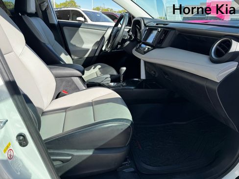 Used 2017 Toyota RAV4 Platinum image 25