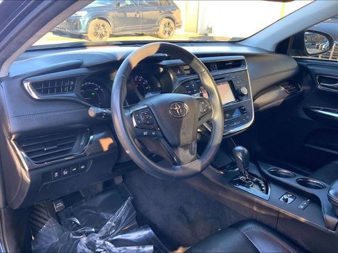 Used 2016 Toyota Avalon Limited image 18