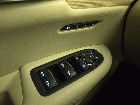 Used 2017 Cadillac XT5 Luxury w/ Driver Awareness Package image 30