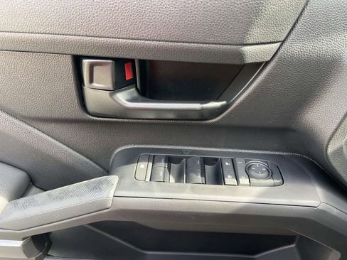 Used 2025 Toyota Tacoma TRD Sport image 15