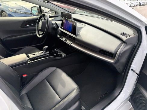 Used 2024 Toyota Prius XLE FWD image 9