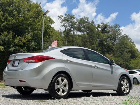 Used 2012 Hyundai Elantra GLS w/ Preferred Pkg 3 FWD image 4