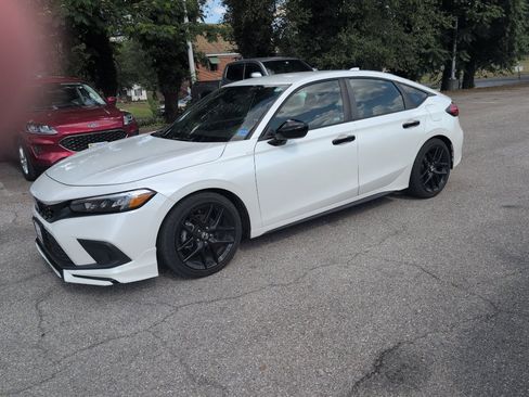 Used 2024 Honda Civic Sport image 1