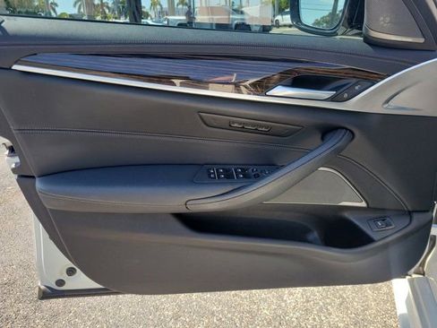Used 2021 BMW 530i w/ M Sport Package RWD image 16