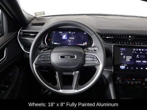 Used 2024 Jeep Grand Cherokee Laredo X RWD image 7
