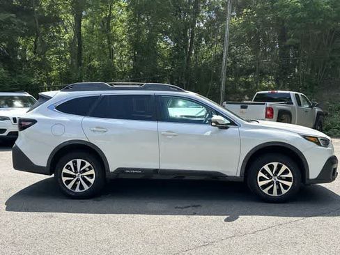 Used 2020 Subaru Outback Premium AWD/4WD image 3