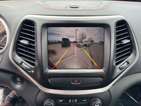 Used 2015 Jeep Cherokee Trailhawk w/ Comfort/Convenience Group image 20