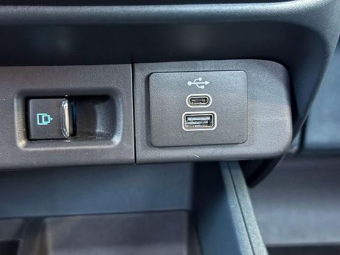 Certified 2025 Ford Maverick Lobo image 29