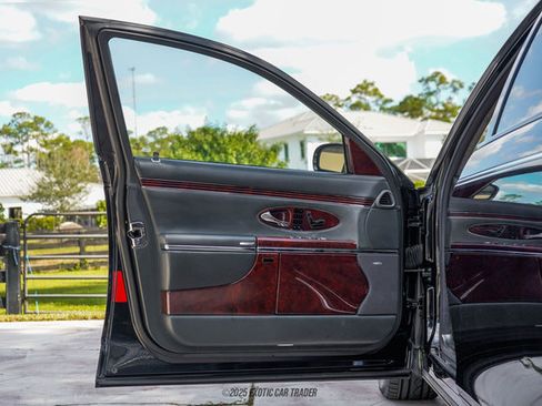 Used 2009 Maybach 62 image 22