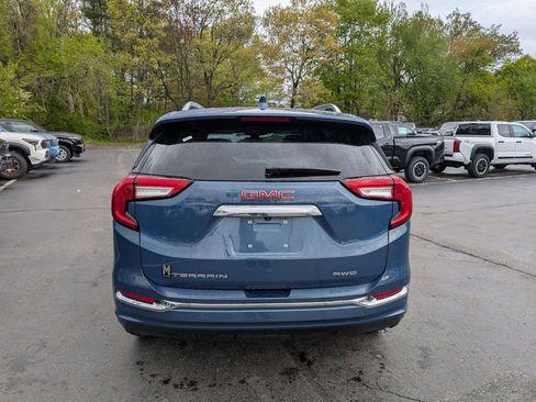 Used 2024 GMC Terrain Denali w/ Denali Premium Package AWD/4WD image 6