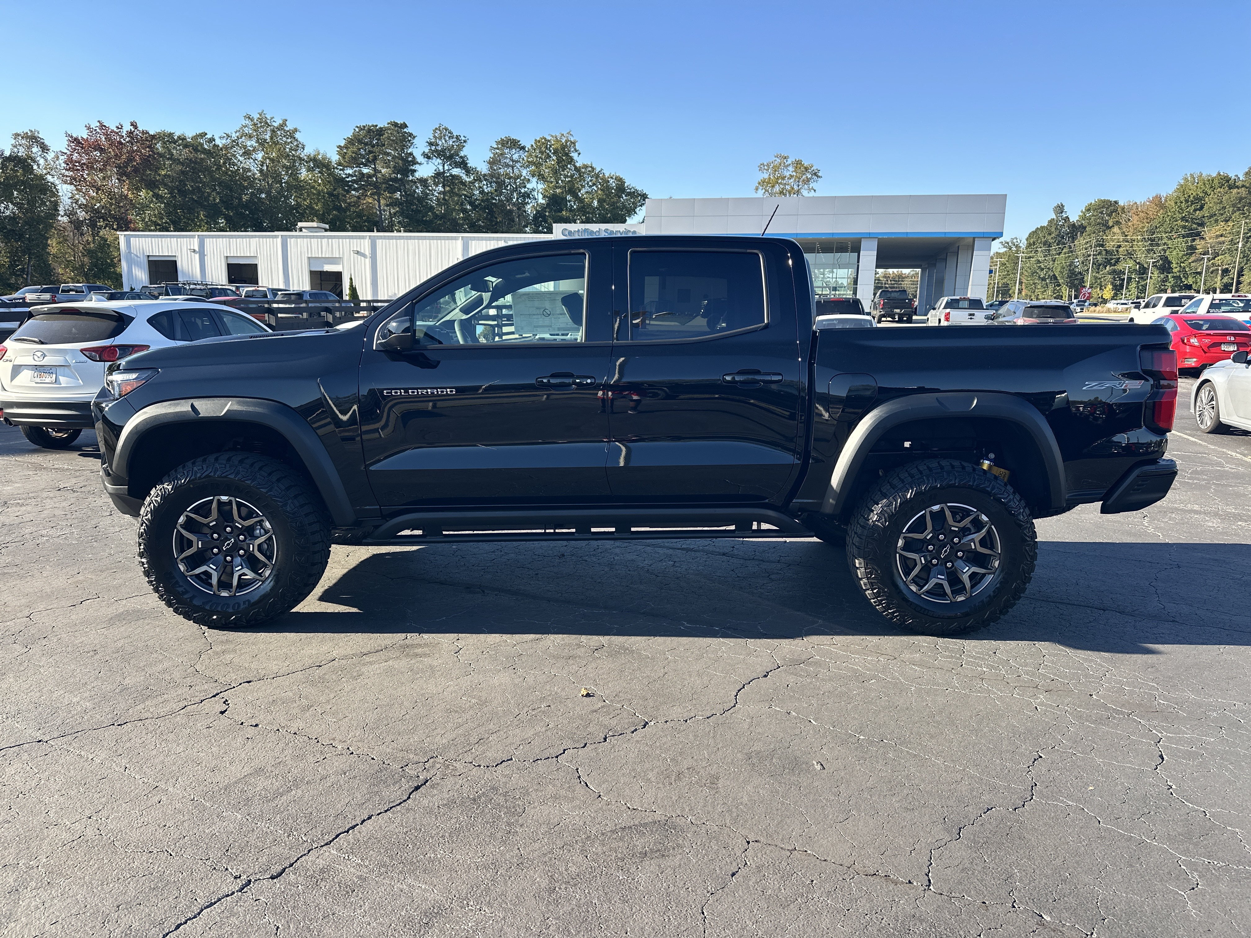 New 2026 Chevrolet Colorado ZR2 w/ Technology Package AWD/4WD image 6