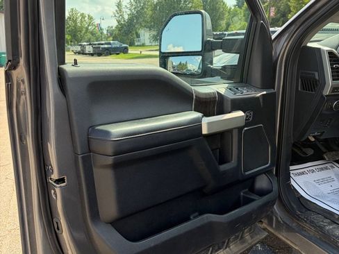 Used 2021 Ford F250 Lariat w/ Lariat Ultimate Package AWD/4WD image 16