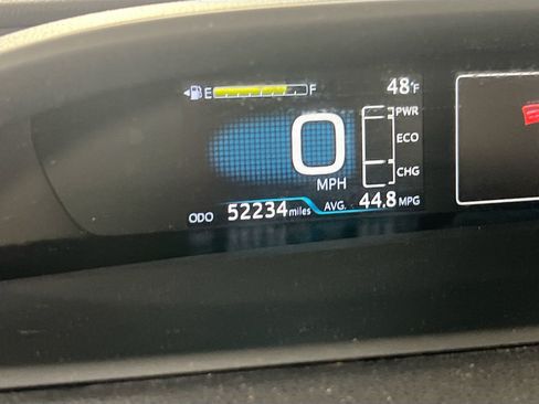 Used 2020 Toyota Prius LE image 12