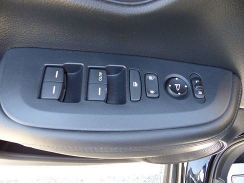 Used 2025 Honda HR-V LX image 20