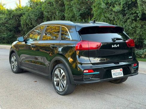 Used 2022 Kia Niro EX Premium FWD image 6