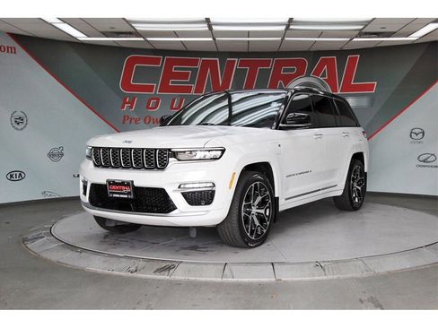 Used 2022 Jeep Grand Cherokee Summit image 2
