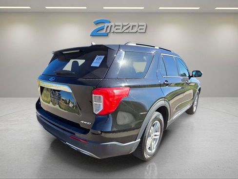 Used 2024 Ford Explorer XLT w/ Equipment Group 202A image 5